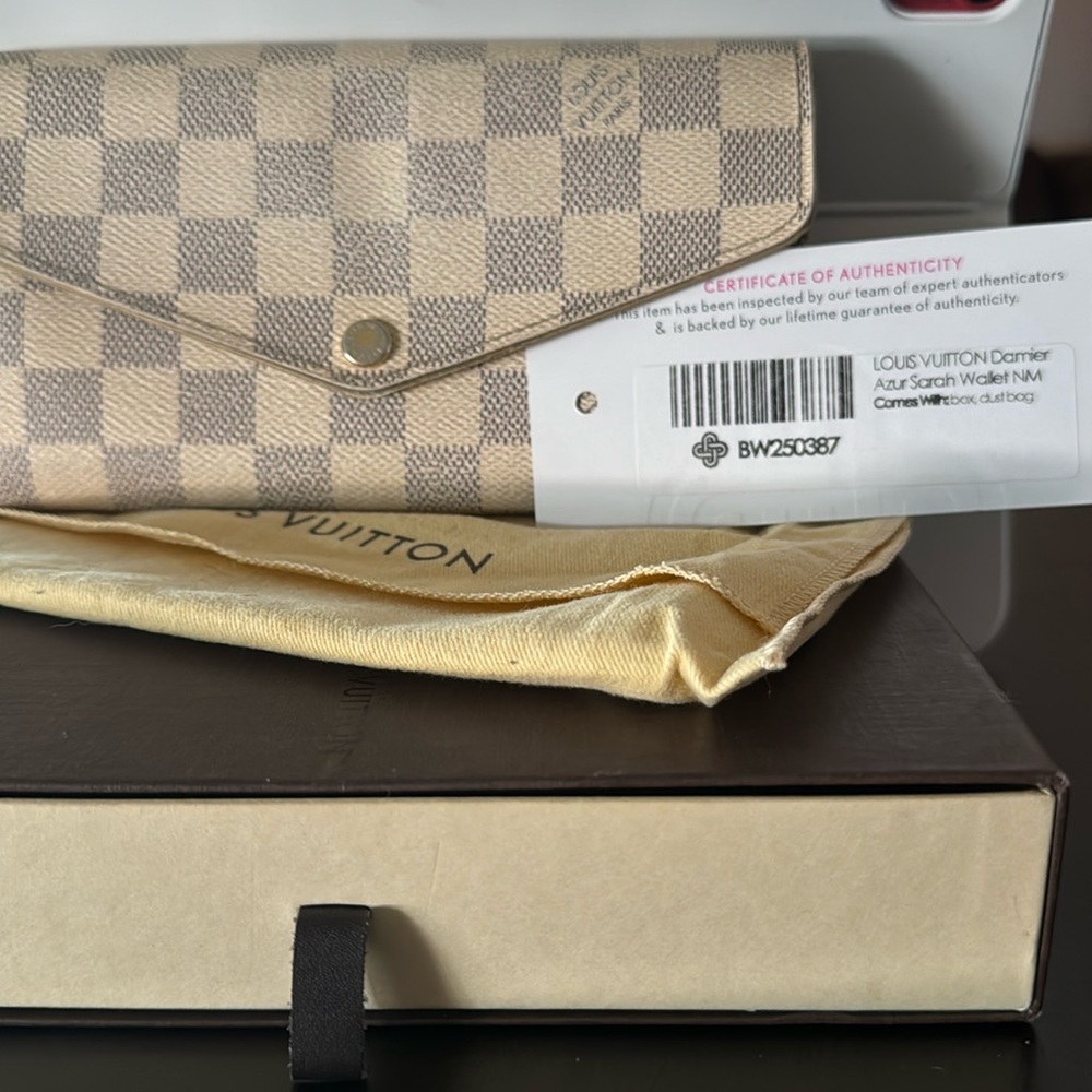 Louis Vuitton Sara wallet NM